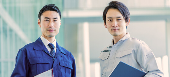 5年目：その道のプロフェッショナルに｜豊富な現場経験を活かし、専門性の高い仕事にも挑戦していきます。製造だけでなく、設備や技術面で現場を支える役割も担います。
チームをまとめるプロフェッショナルとして、モノづくりの中核を担う存在になります。